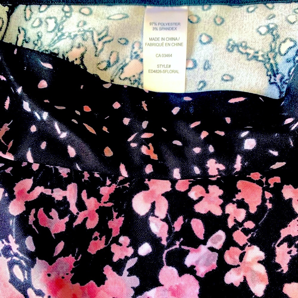 Black shirt with pink & white flowers (M) - Picture 2 of 4